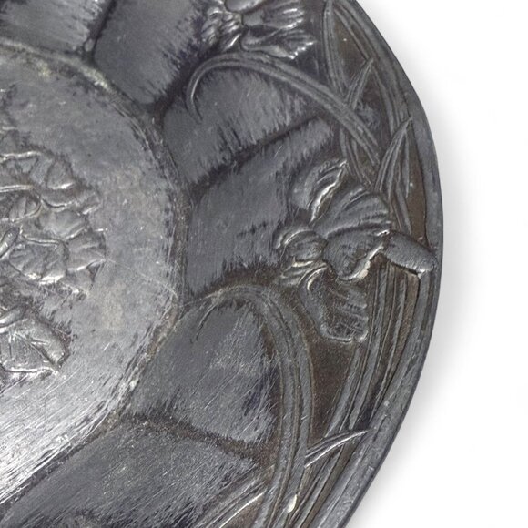 Vintage Japanese Embossed Metal Dish – 7” Floral Relief Plate – “Made in Japan” - Picture 3 of 9